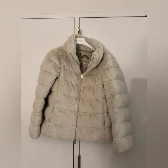 Herno Beige Cream Faux Fur Teddy Down Lady Cape Jacket Size 46 US 10 - Picture 6 of 6